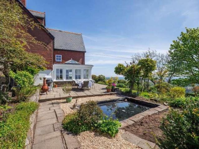 5 bed house for sale