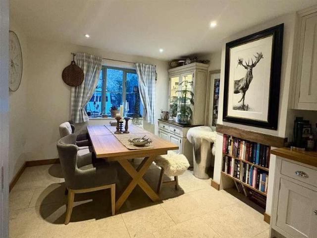 5 bed house for sale