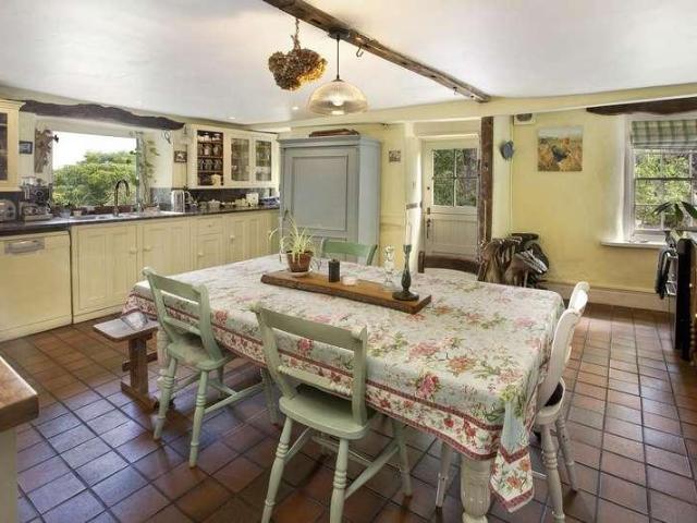 5 bed house for sale