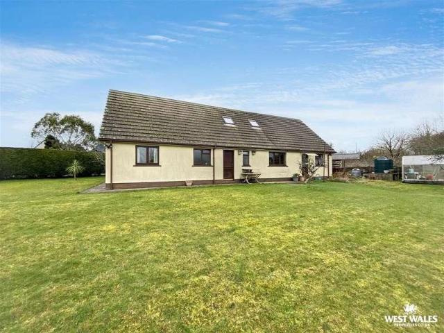 5 bed house for sale