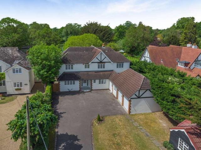 5 bed house for sale