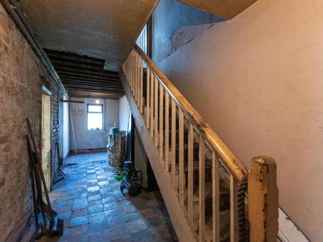 5 bed house for sale