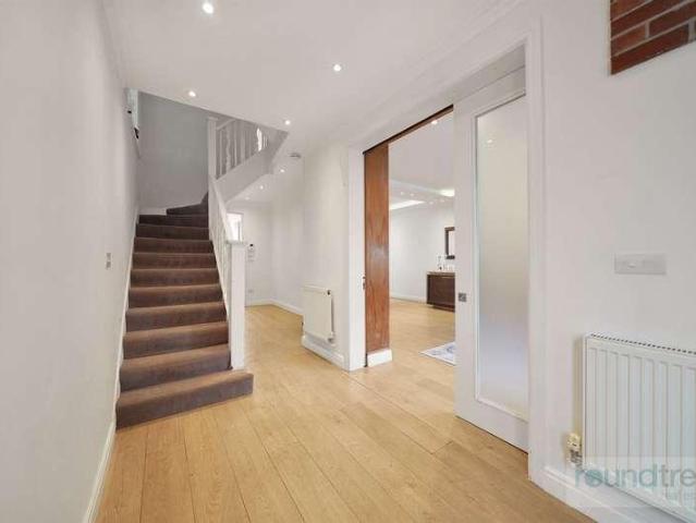 5 bed house for sale