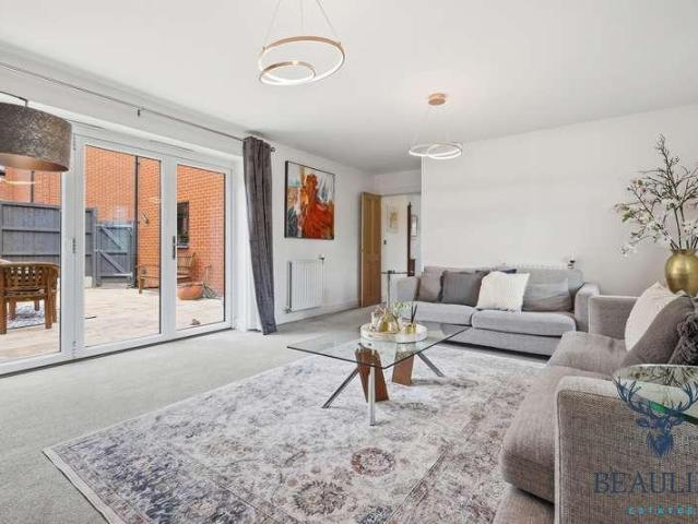 5 bed house for sale