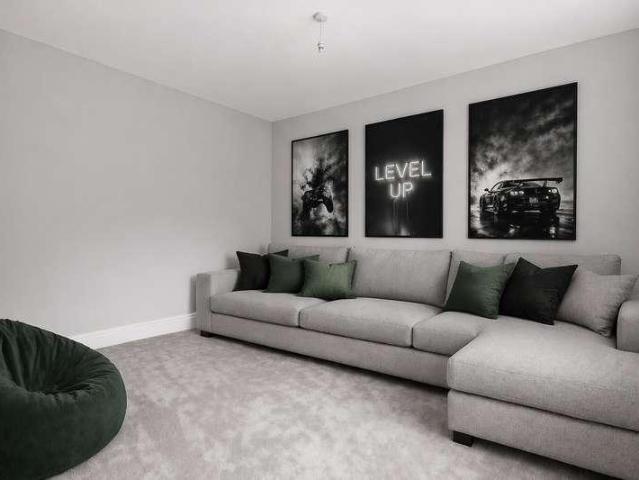 5 bed house for sale