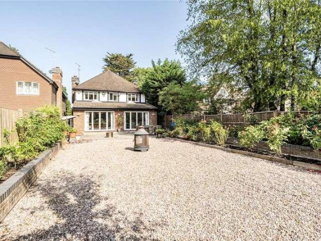 5 bed house for sale