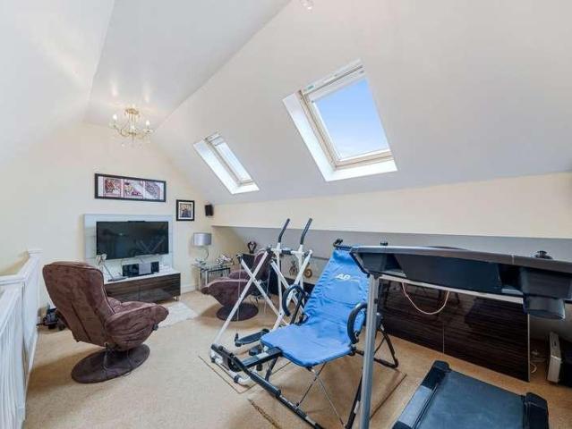 5 bed house for sale