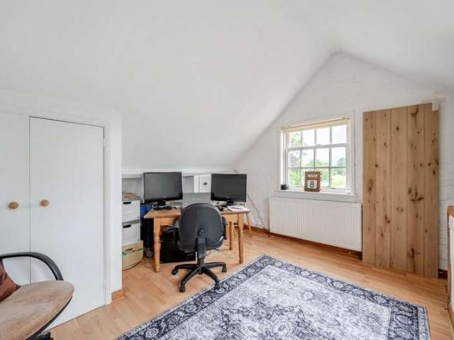 5 bed house for sale