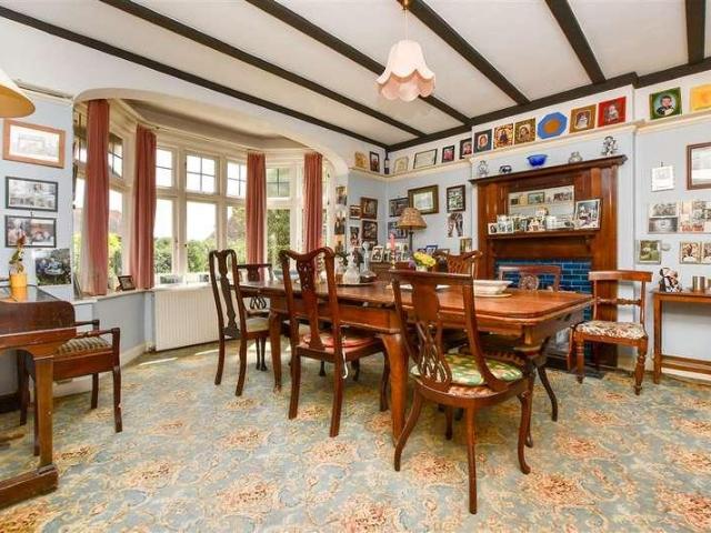 5 bed house for sale