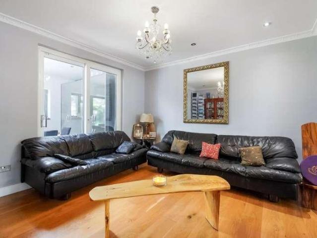 5 bed house for sale