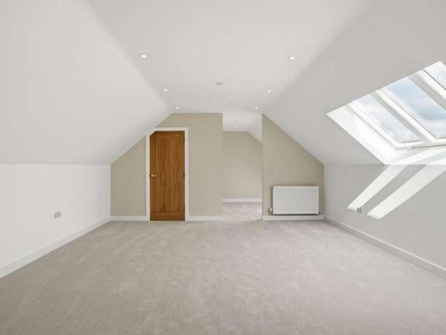 5 bed house for sale