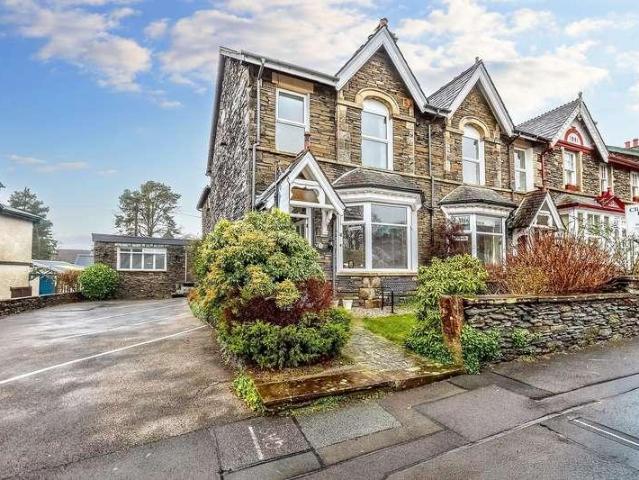 5 bed house for sale