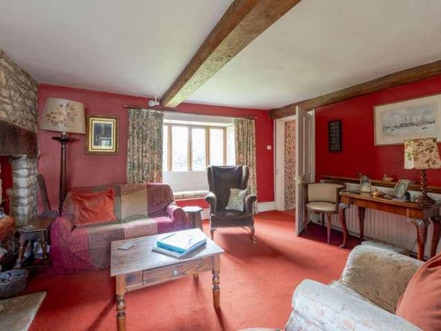 5 bed house for sale