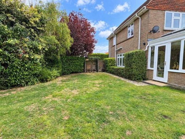 5 bed house for sale