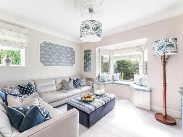5 bed house for sale