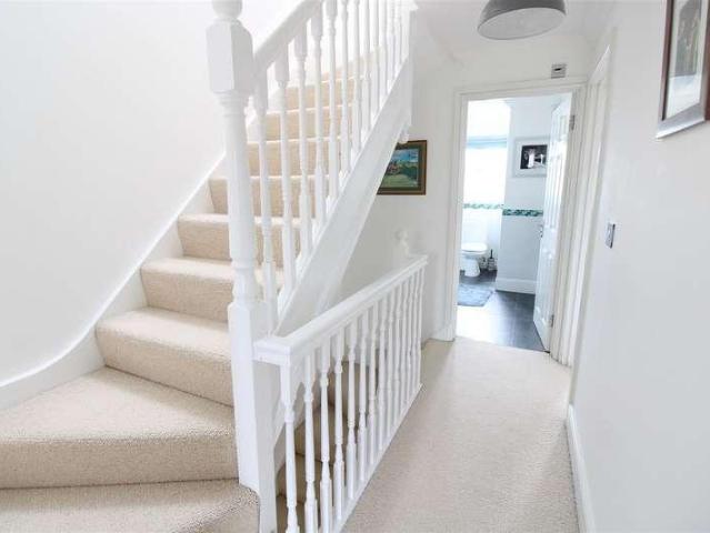 5 bed house for sale