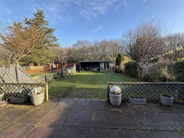 5 bed house for sale