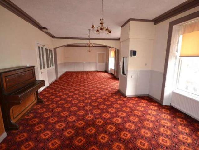 5 bed house for sale