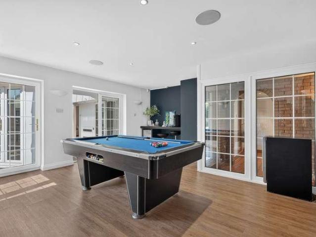 5 bed house for sale