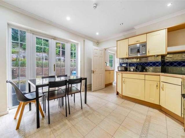 5 bed house for sale