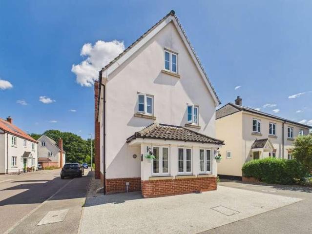 5 bed house for sale