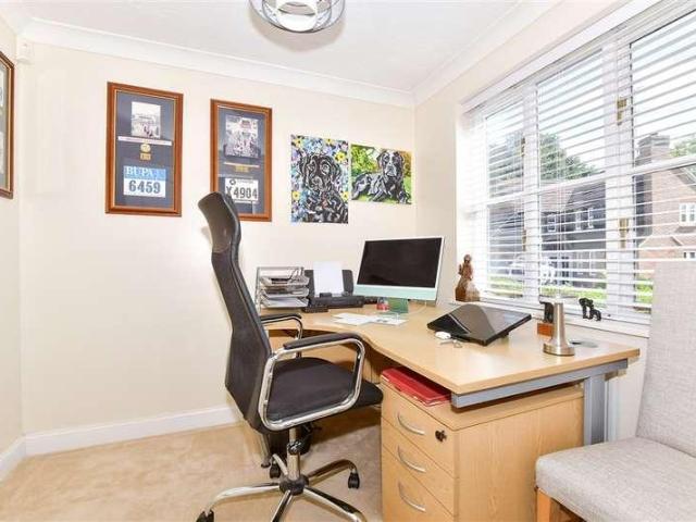 5 bed house for sale