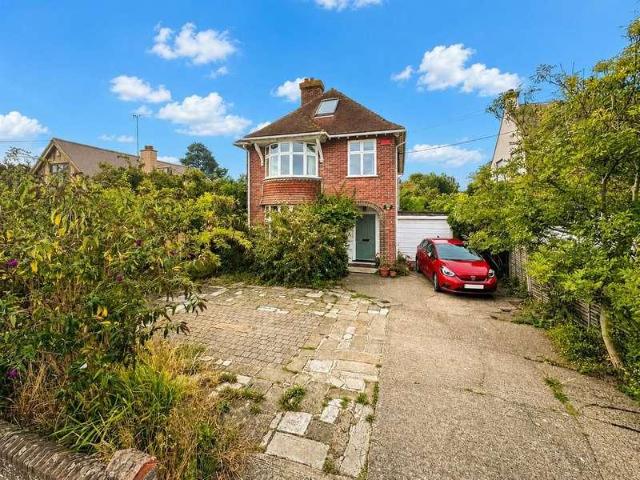 5 bed house for sale