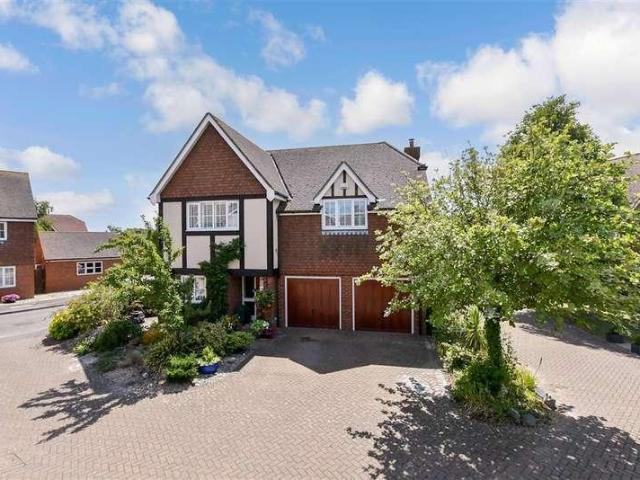 5 bed house for sale