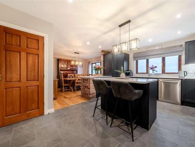 5 bed house for sale