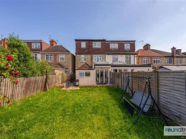 5 bed house for sale