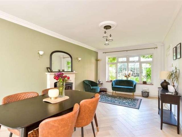 5 bed house for sale