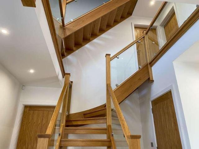5 bed house for sale