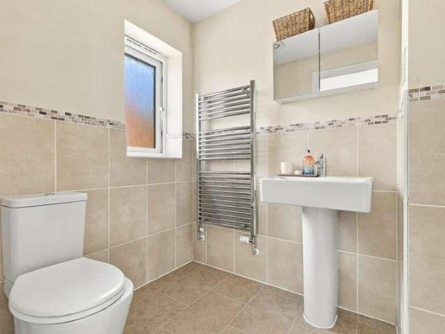 5 bed house for sale