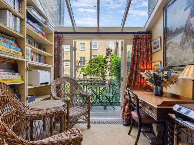 5 bed house for sale
