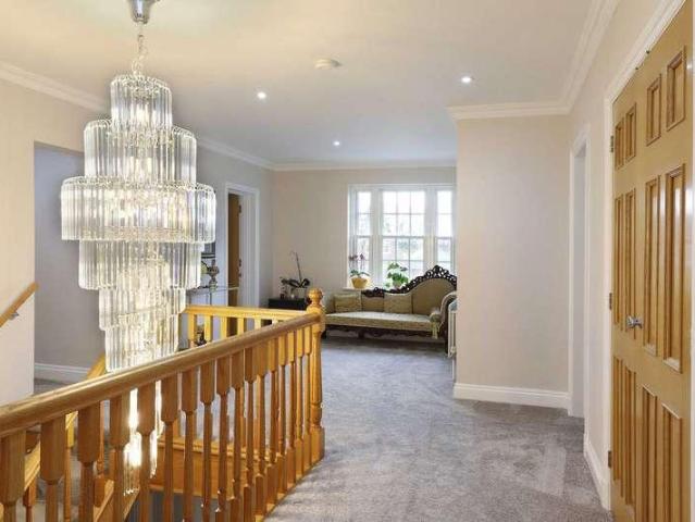5 bed house for sale