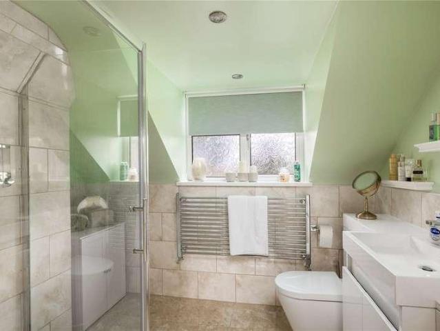 5 bed house for sale