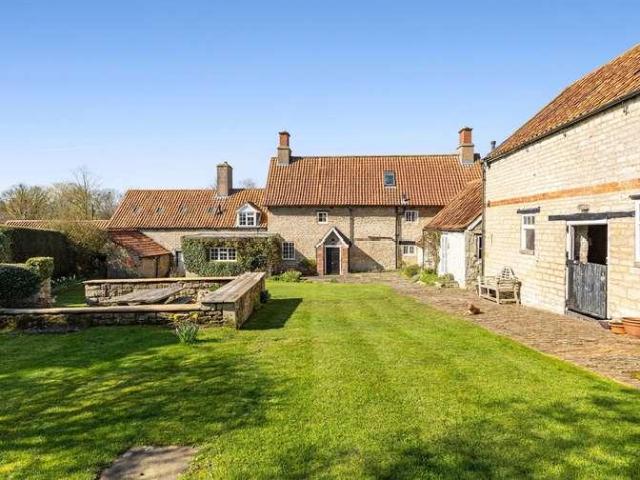 5 bed house for sale