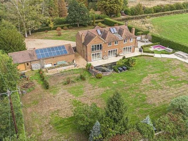 5 bed house for sale