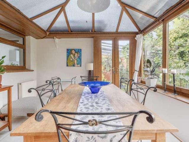 5 bed house for sale