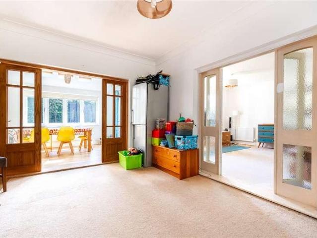 5 bed house for sale