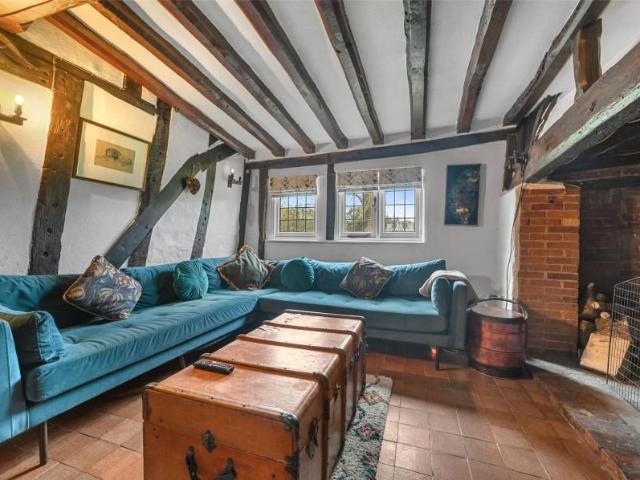 5 bed house for sale