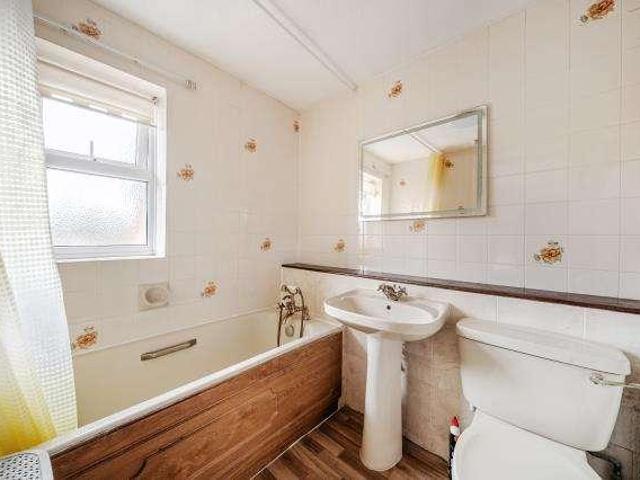 5 bed house for sale