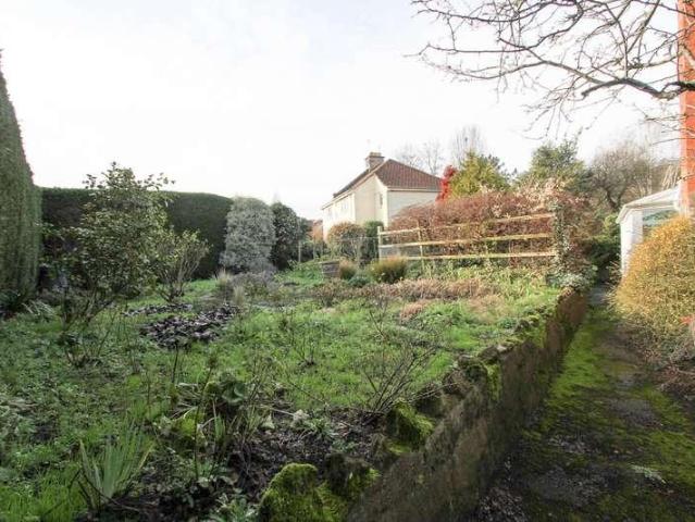 5 bed house for sale