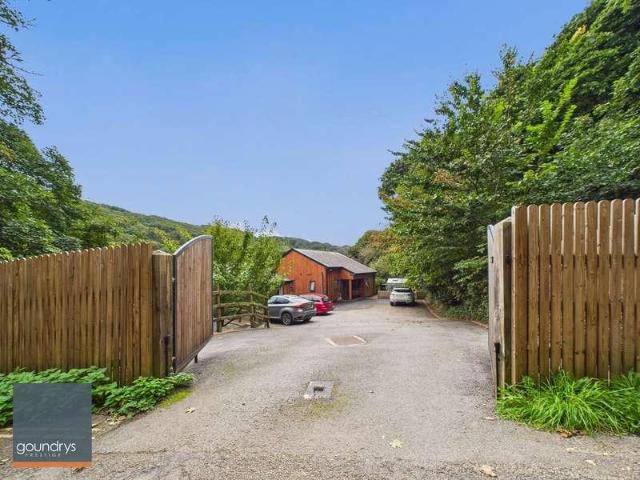 5 bed house for sale
