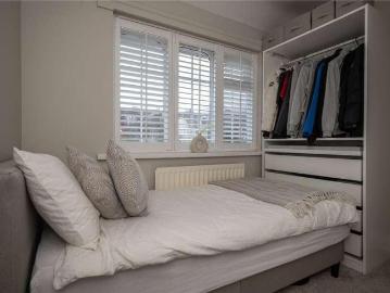 5 bed house for sale
