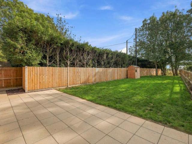 5 bed house for sale