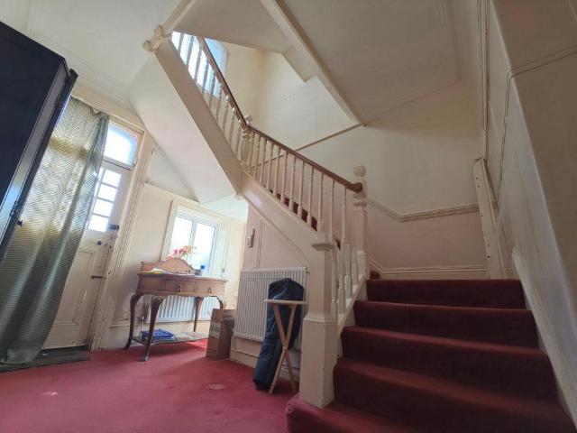 5 bed house for sale