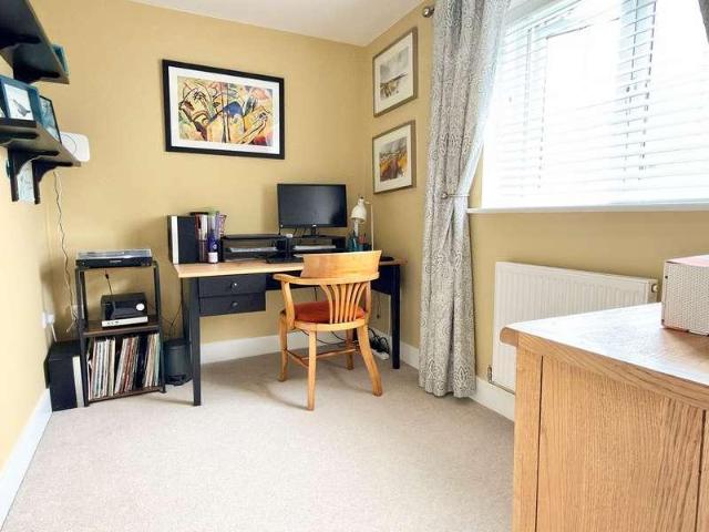 5 bed house for sale