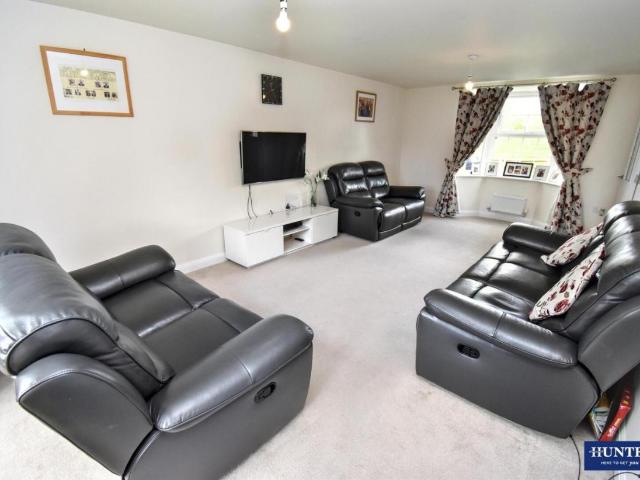 5 bed house for sale