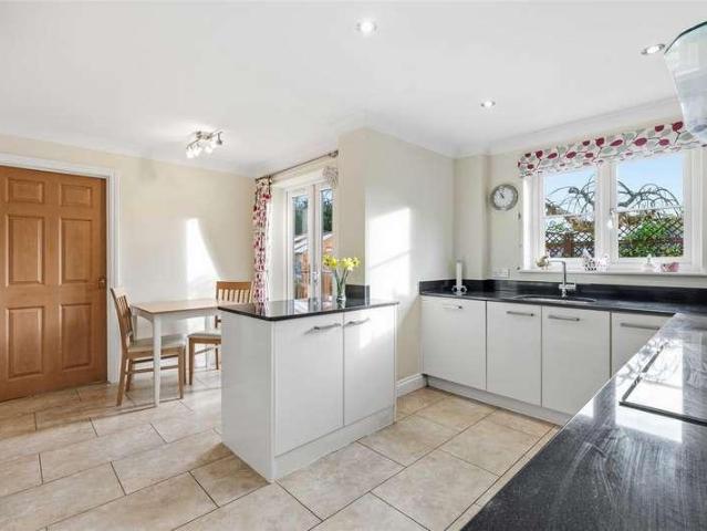 5 bed house for sale